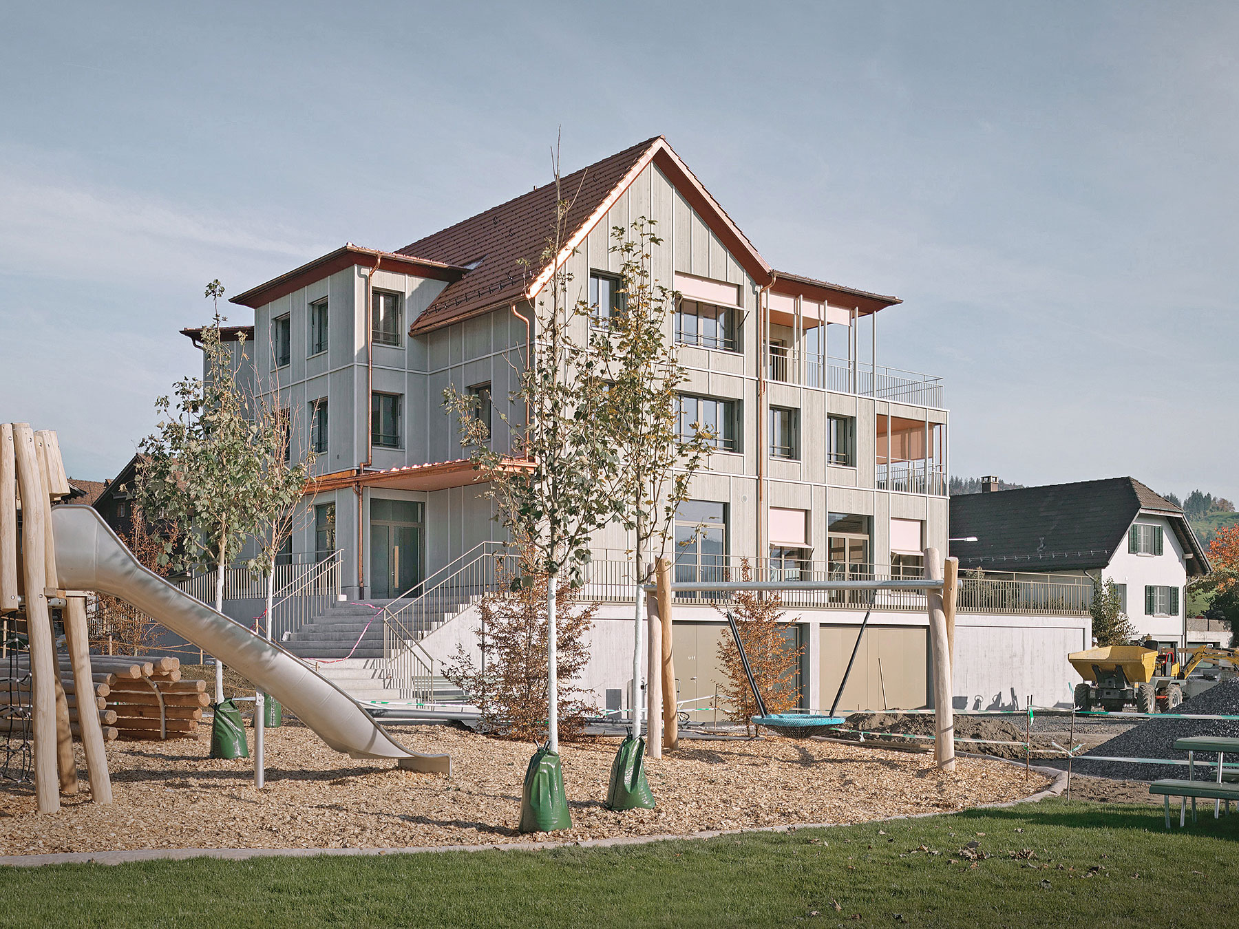 Multipurpose Building Alosen - Exterior